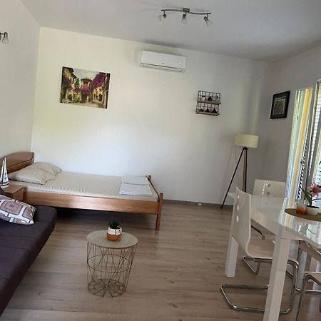 비엘라 Apartman Iskra 아파트 외부 사진