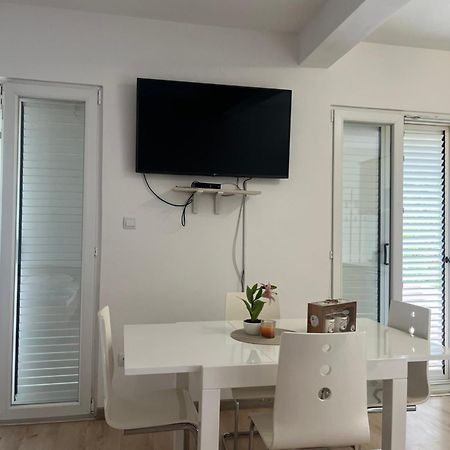 비엘라 Apartman Iskra 아파트 외부 사진