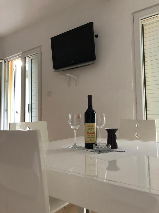 비엘라 Apartman Iskra 아파트 외부 사진
