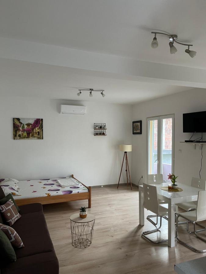 비엘라 Apartman Iskra 아파트 외부 사진