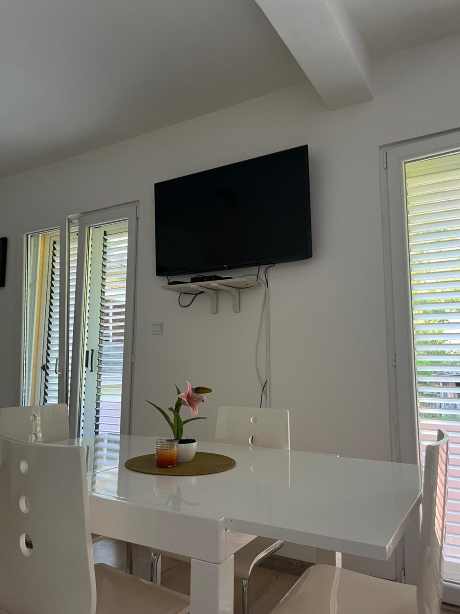 비엘라 Apartman Iskra 아파트 외부 사진