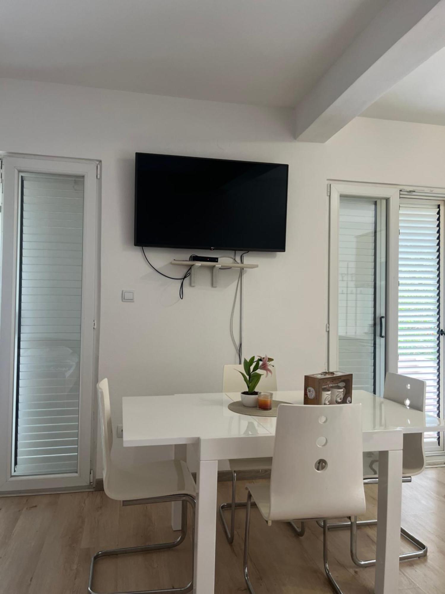비엘라 Apartman Iskra 아파트 외부 사진